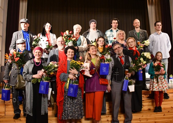 ''Makoņains, iespējams skaidrosies'' pēc pirmizrādes